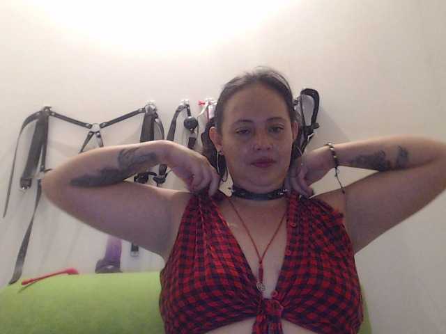 צילומי מסך משודרים EmmaClothe