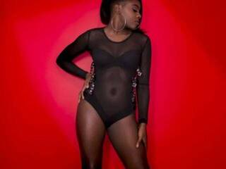 צ'אט וידאו ארוטי EmmilyPearson