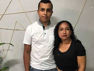 צ'אט וידאו ארוטי EMYLY-LIAM