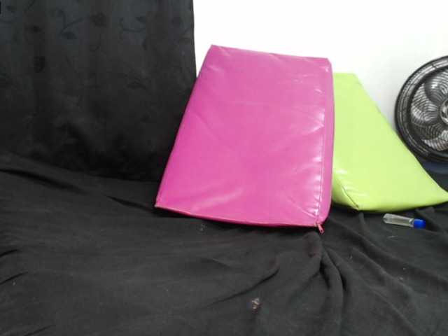 צילומי מסך משודרים EMYYLI