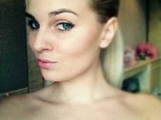 צ'אט וידאו ארוטי erickaa