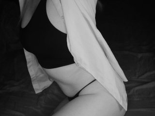 צ'אט וידאו ארוטי Essy-Vettie