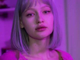 צ'אט וידאו ארוטי EvaaaMoore