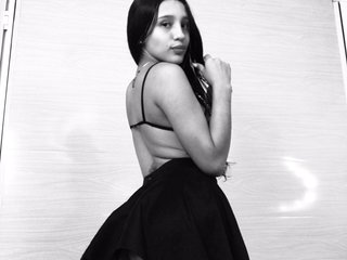 צ'אט וידאו ארוטי Evangeline18