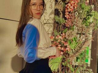 צ'אט וידאו ארוטי NickyColienc