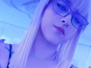 צ'אט וידאו ארוטי evelynaomi