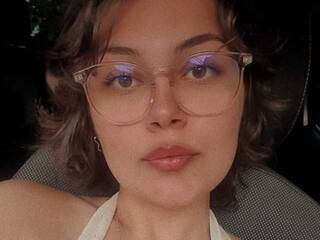 צ'אט וידאו ארוטי evelyne-fox