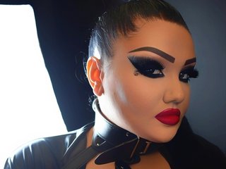 צ'אט וידאו ארוטי EvilBabyDomina