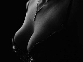 צ'אט וידאו ארוטי Eymmy-Horny