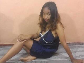 צ'אט וידאו ארוטי Fanyhota