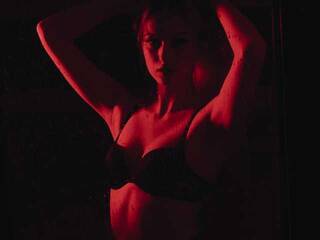 צ'אט וידאו ארוטי Feralberry-1