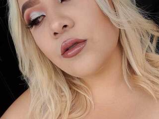 צ'אט וידאו ארוטי Fiiorella23