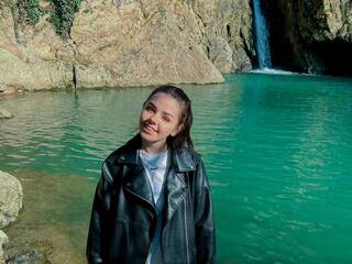 צ'אט וידאו ארוטי Flora-69