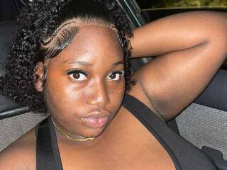 צ'אט וידאו ארוטי Fluffydiva