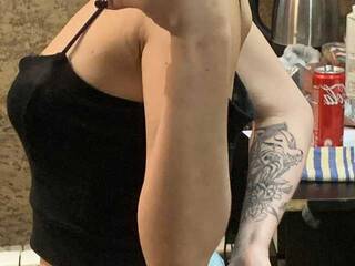 צ'אט וידאו ארוטי FollowMe069