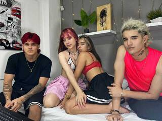 צ'אט וידאו ארוטי Fourlov3-