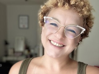 צ'אט וידאו ארוטי FrancesLovely