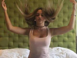 צ'אט וידאו ארוטי frankajoy