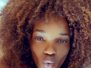 צ'אט וידאו ארוטי FreakkyAira