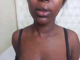 צ'אט וידאו ארוטי Freakynessa