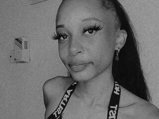 צ'אט וידאו ארוטי freakyzhowy