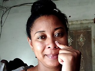 צ'אט וידאו ארוטי FredahSannie