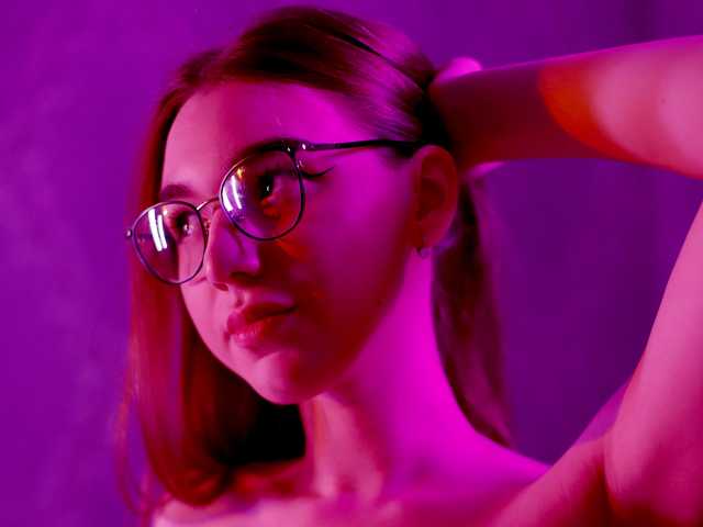 תמונה של הפרופיל FreyaAdams