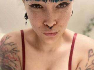 צ'אט וידאו ארוטי FRRANNKIE