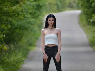 צ'אט וידאו ארוטי GadeeaRed