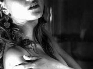 צ'אט וידאו ארוטי genifersex