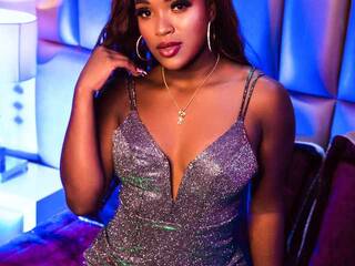 צ'אט וידאו ארוטי GinnaDiior