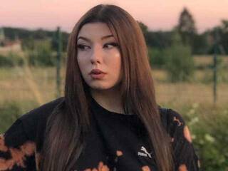 צ'אט וידאו ארוטי GinnyHeart