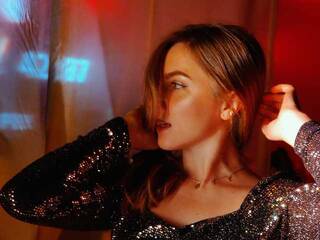 צ'אט וידאו ארוטי girl-in-white