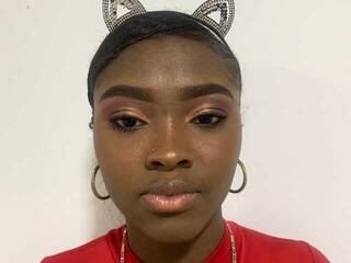 צ'אט וידאו ארוטי GirlQueen