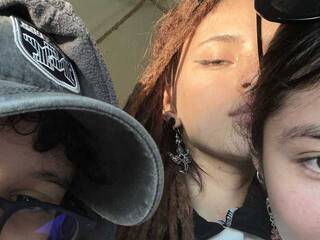 צ'אט וידאו ארוטי Girls-addicted-cum