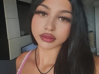 צ'אט וידאו ארוטי GiuliaSya