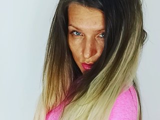 צ'אט וידאו ארוטי glamyglamour91