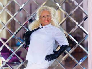 צ'אט וידאו ארוטי grannyalisa