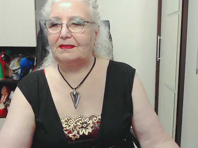 צילומי מסך משודרים GrannyWants