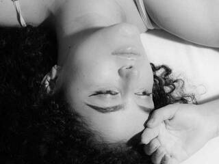 צ'אט וידאו ארוטי grecia1919