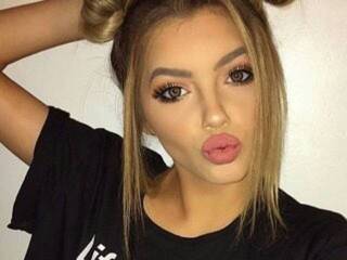 צ'אט וידאו ארוטי LiLuGrey