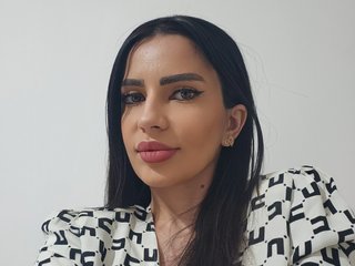צ'אט וידאו ארוטי Gyuliaa