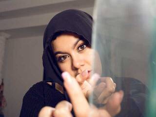 צ'אט וידאו ארוטי halimabashar