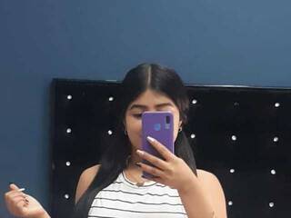 צ'אט וידאו ארוטי HannaEvanss