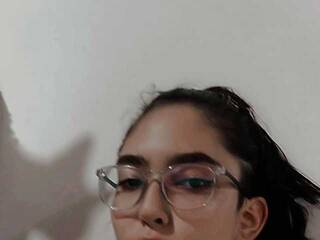 צ'אט וידאו ארוטי HannaGrace