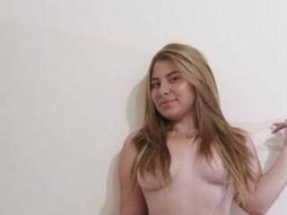 צ'אט וידאו ארוטי hannaSmall1