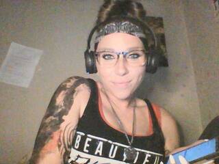 צ'אט וידאו ארוטי Harlemhotshot