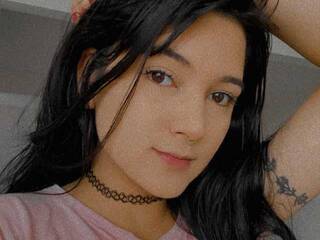 צ'אט וידאו ארוטי HelenMoon