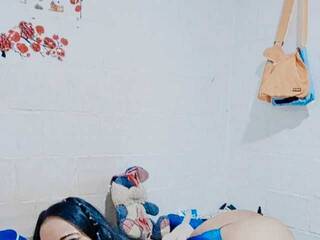 צ'אט וידאו ארוטי HellenGrey69