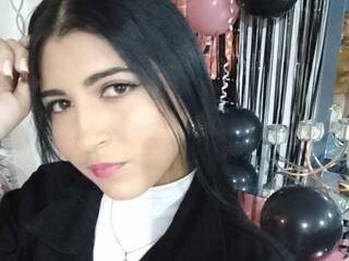 צ'אט וידאו ארוטי hellenmoon